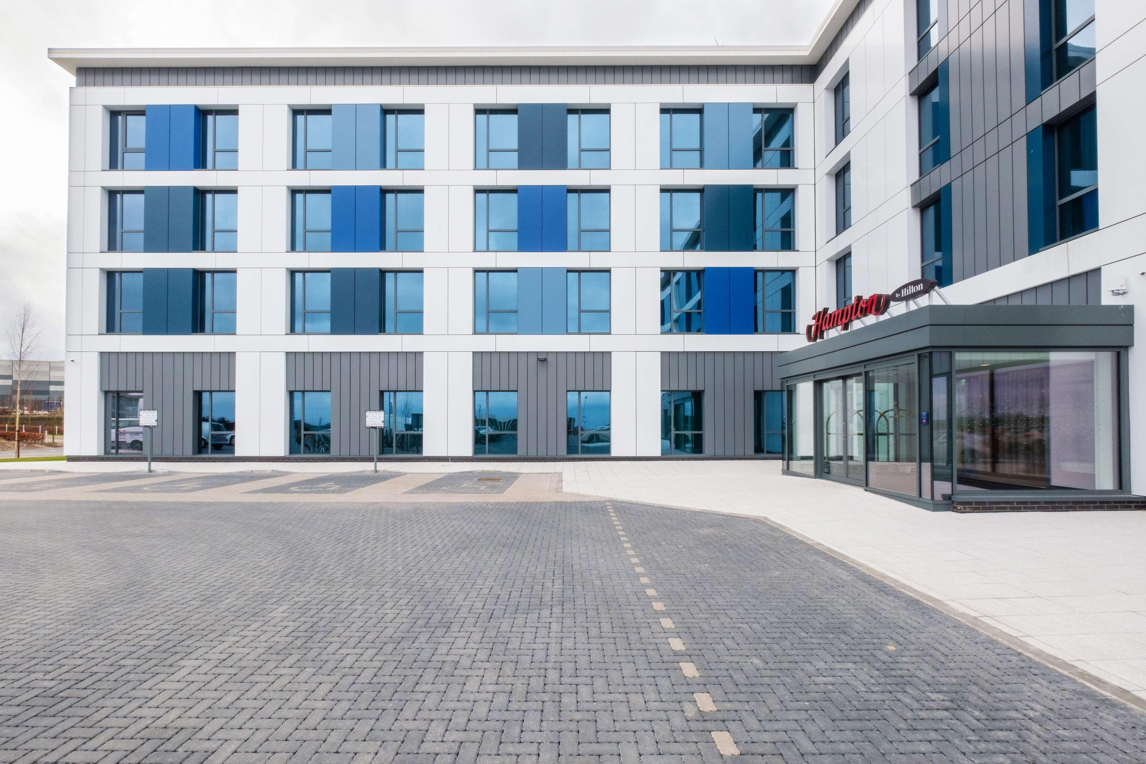 Hampton By Hilton Aberdeen Airport Dyce Exterior foto
